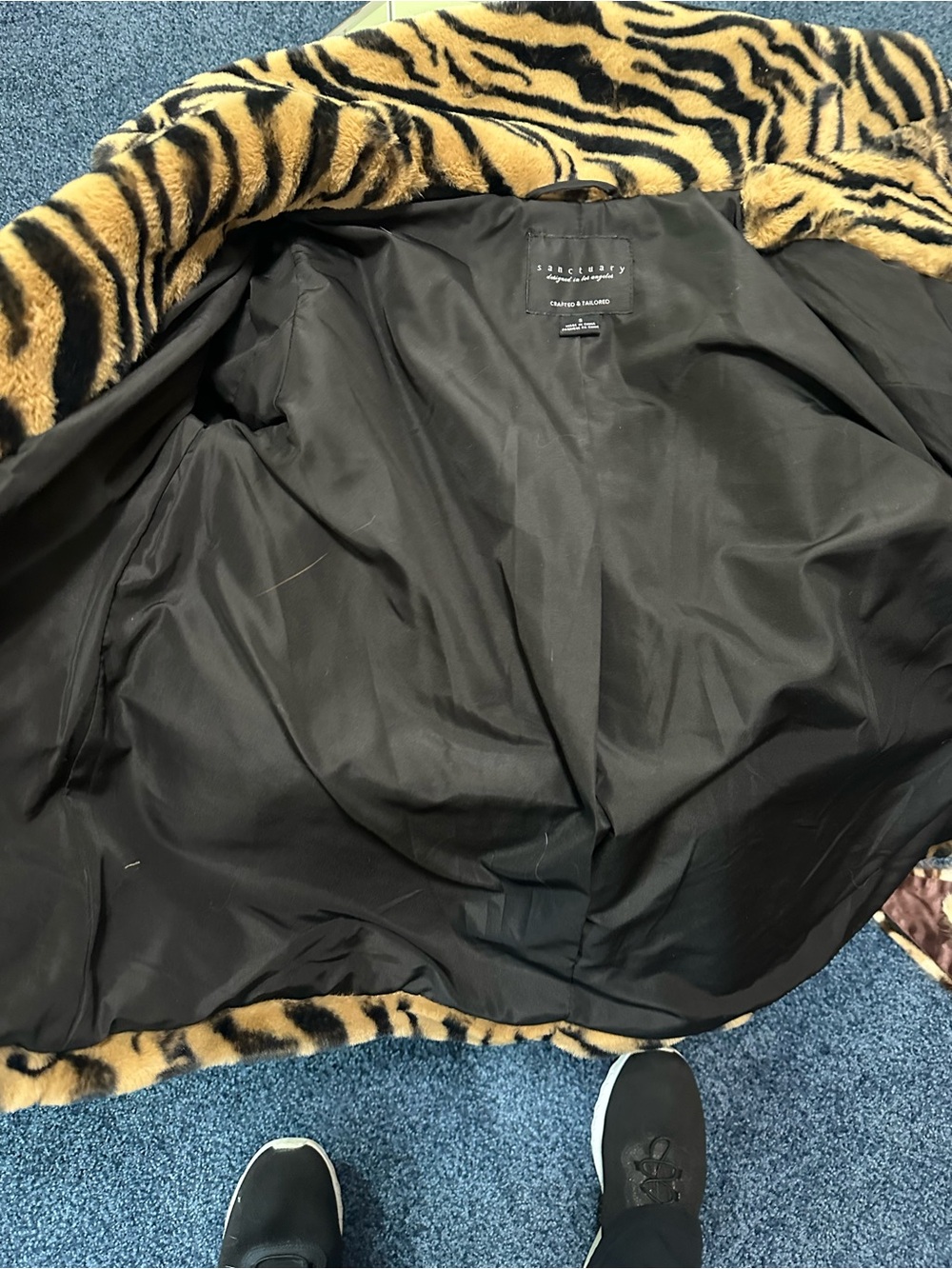 Tiger-Print Faux Fur Jacket - Tan & Black - Picture 6 of 7